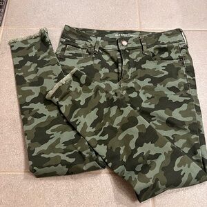 🔥3 for $15 Old Navy Camouflage Ankle Pants